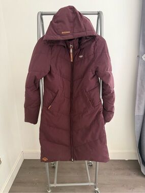 Ragwear Long Hooded Women's Puffer Coat in Burgundy